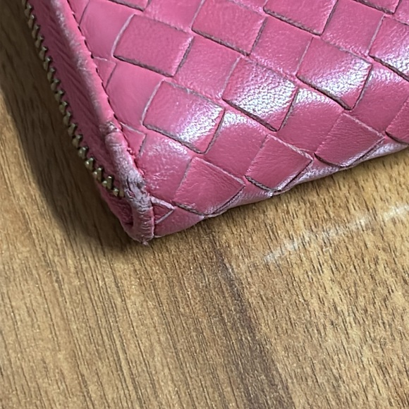 Authentic Bottega Veneta Intrecciato Leather Zip Around Wallet - Picture 9 of 16